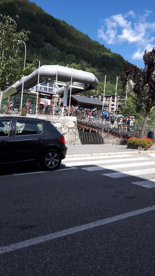 Comfortable Studio With Mountain View In Arinsal 40 M² + Ski Storage Zewnętrze zdjęcie