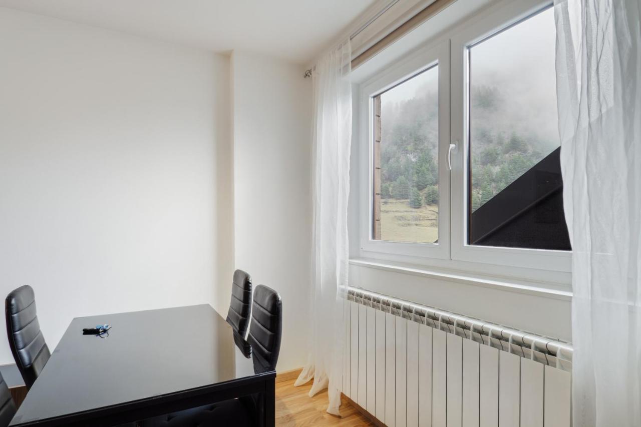 Comfortable Studio With Mountain View In Arinsal 40 M² + Ski Storage Zewnętrze zdjęcie